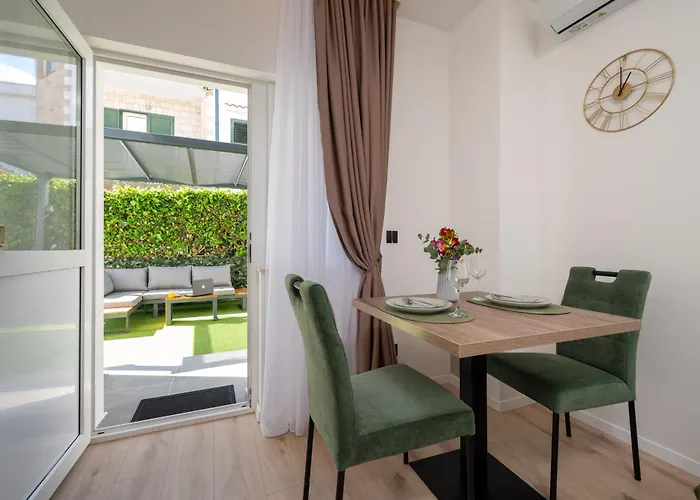 Elli 1 * Трогир