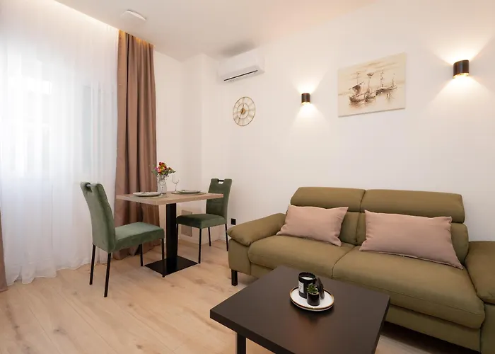 Апартаменты Elli 1 Трогир