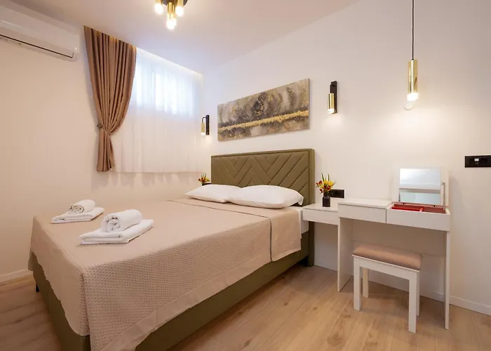 Elli 1 * Трогир