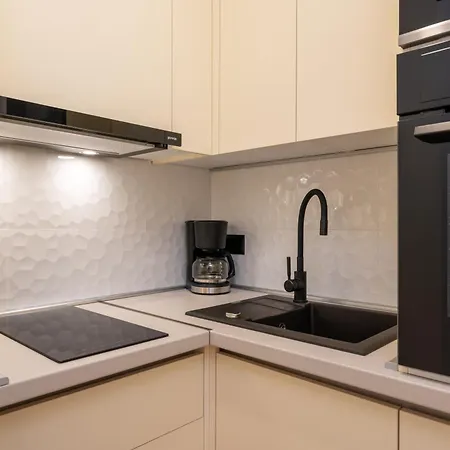 Elli 1 * 特罗吉尔