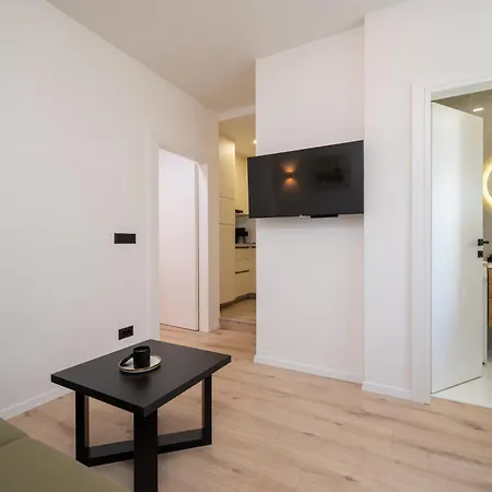 Elli 1 Apartment