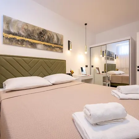 Elli 1 Apartment *
